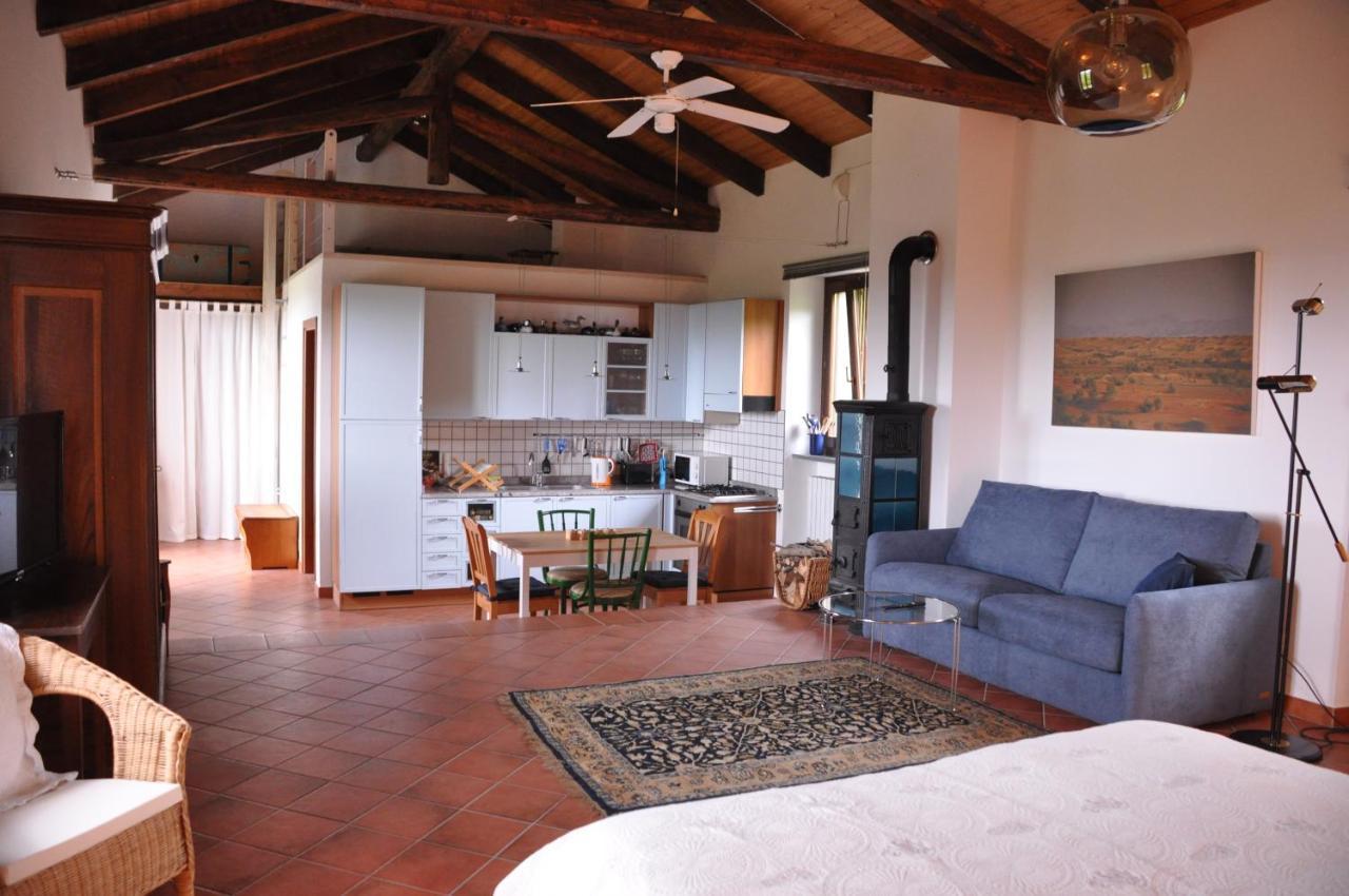 Bed and Breakfast Casa Langa Di Lola Mango Exterior foto